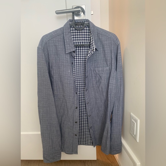 ✨2 for $10✨ Men’s Dress Shirt - Picture 1 of 3